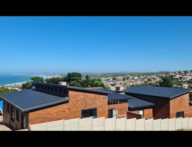 3 BEDROOM TOWNHOUSE FOR SALE IN DANA BAY